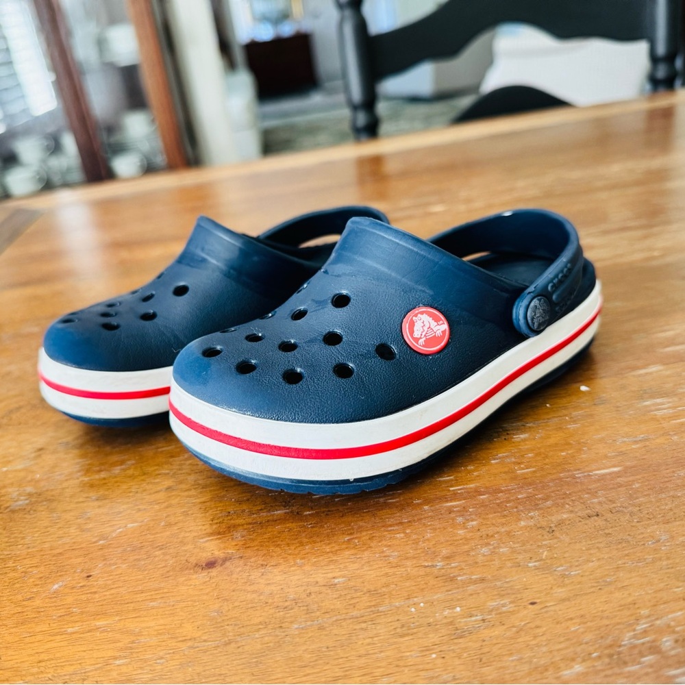 Toddler Boys Crocs. Size 9. GUC.